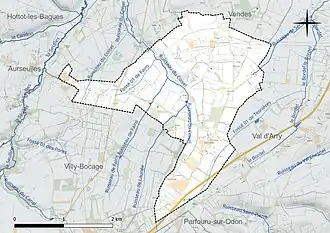 Carte en couleur présentant le réseau hydrographique de la commune