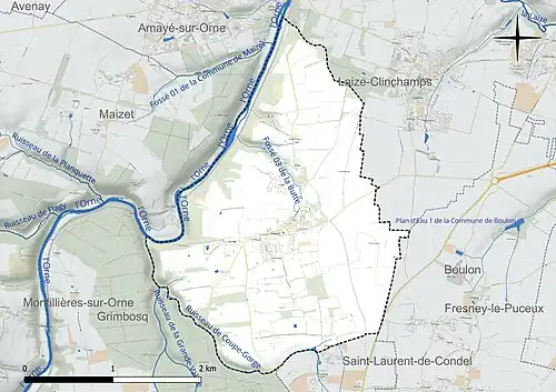 Carte en couleur présentant le réseau hydrographique de la commune
