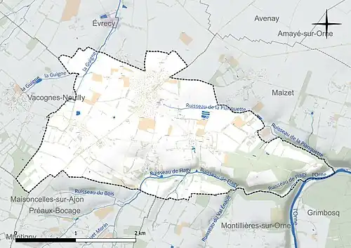 Carte en couleur présentant le réseau hydrographique de la commune