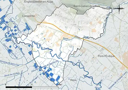 Carte en couleur présentant le réseau hydrographique de la commune