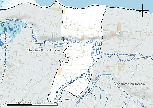 Carte en couleur présentant le réseau hydrographique de la commune