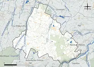 Carte en couleur présentant le réseau hydrographique de la commune