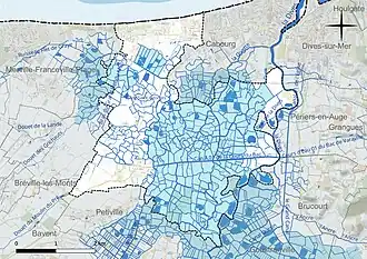 Carte en couleur présentant le réseau hydrographique de la commune