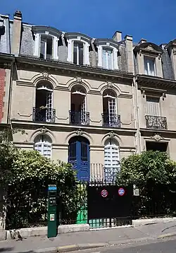 No&nbsp;14, rue Desbordes-Valmore.