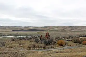 Complexe monastique de Marmashen (de gauche à droite : Sourp Petros, Sourp Stepanos et Sourp Astvatsatsin).