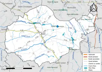 Carte en couleur présentant le réseau hydrographique de la commune