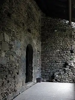 Saint-Cyr de Colera, partie du cloître du Xe siècle.