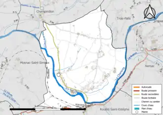 Carte en couleur présentant le réseau hydrographique de la commune