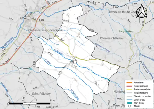 Carte en couleur présentant le réseau hydrographique de la commune