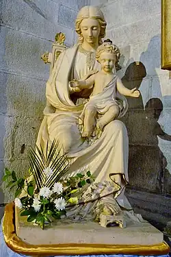 Statue de Notre-Dame-du-Méné, provenant de l'ancienne église disparue de Notre-Dame-du-Méné (XVIIe&nbsp;siècle).