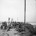 Canon antichar de 17pdr des Guards protégeant le pont de Nimègues pendant l'opération Market Garden