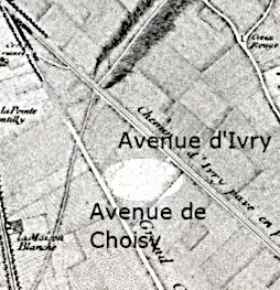 Emplacement (pastille claire) de la future rue sur le plan de Roussel de 1730.