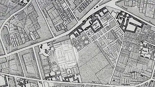Le quartier en 1775 (plan de Jaillot) ; l'emplacement du futur marché couvert est signalé par la pastille plus claire.