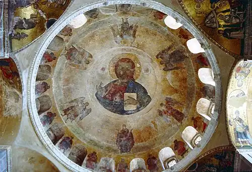 Le Pantocrator, entouré des anges et des prophètes, à la coupole.