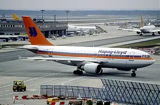D-AHLB, l'Airbus A310 impliqué dans l'accident, ici à l'aéroport de Francfort-sur-le-Main en avril 1998.