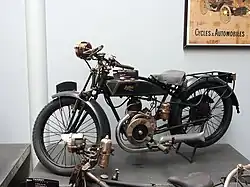 Gillet Herstal, “Tour du monde”, 350&nbsp;cm3 au Musée de la Moto et du Vélo à Amneville.