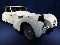 57 SC cabriolet par Vanvooren 1937 (Cité de l'automobile de Mulhouse).