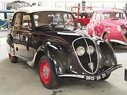 202 berline découvrable.