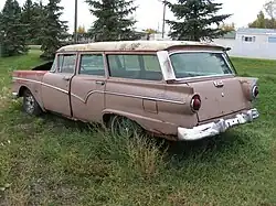 Rare version dépourvue de bande dorée entourée de chrome.