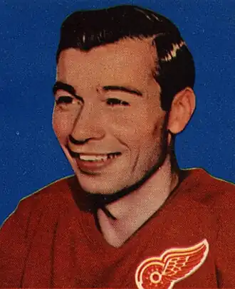 Portrait de Fielder portant le logo des Red Wings de Détroit