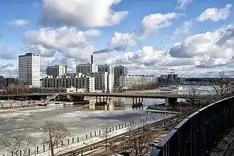 Vue de Siltavuorensalmi et du pont d'Hakaniemi à Merihaka. .