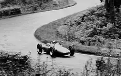 Photo de Joakim Bonnier pilotant une Porsche 804 au Grand Prix d'Allemagne 1962.