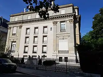 19, rue Rembrandt, Paris.