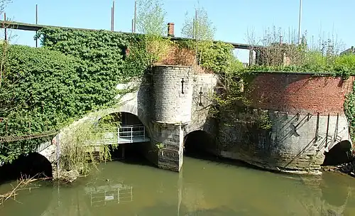 La Dyle quand elle entre dans l'écluse.