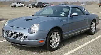 La 11e génération de la Ford Thunderbird de 2001.