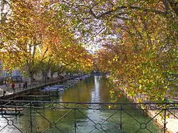 Canal du Vassé vu depuis le pont des Amours.