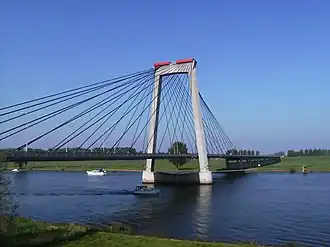 Heusden, pont sur la Berge Maas