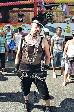 Tenue cuir à la marche des fiertés 2010 de Rome