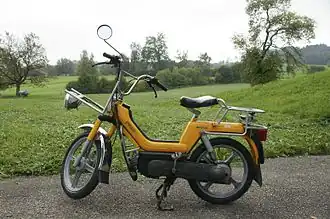 Vélomoteur Piaggio de facteur.