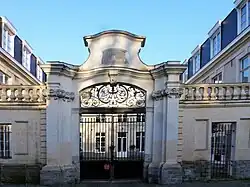 Porche de l'Hôtel de Tenremonde