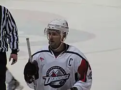 Photographie de Serhiï Varlamov avec le maillot blanc de Donetsk