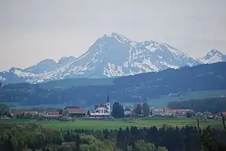 Vue du Vanil Blanc (sommet le plus à gauche), de la dent de Lys, du Moléson (au centre) et de Teysachaux.