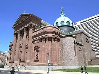 Façade de la cathédrale de Philadelphie.