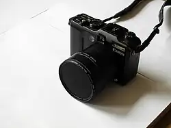 Canon PowerShot G7 équipé d'un filtre polarisant Hoya.