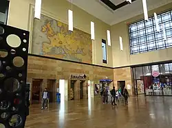 Grand hall historique,côté sud.