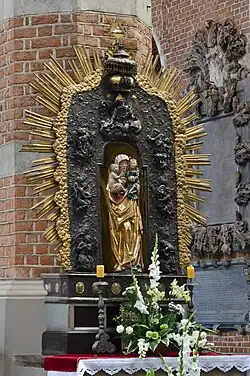 Sculpture de sainte Anne trinitaire de 1510.