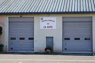 Le hangar des pompiers.