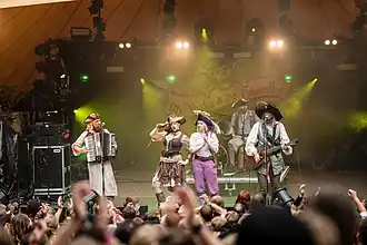 Description de cette image, également commentée ci-après