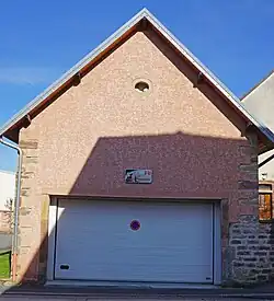 La remise des pompiers.
