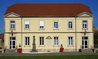 L'ancienne mairie-école.