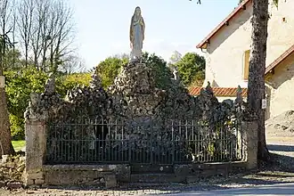 Statue de la Vierge.
