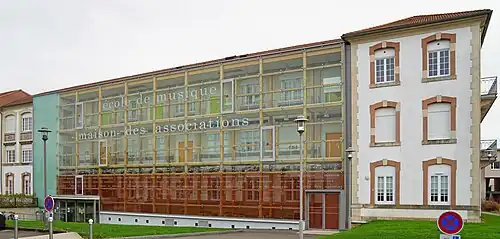 L'école de musique-maison des associations.