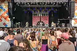 Le groupe Imarhan, dans le style blues touareg.