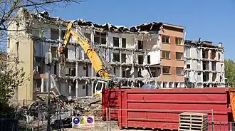 Le bâtiment D complètement éventré.