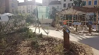 Installations sur la place de la République, en 2018
