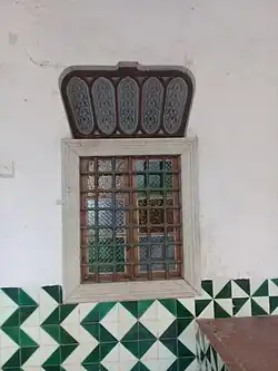 Une fenêtre intérieure du palais